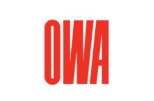 Rotes Logo mit der Aufschrift OWA